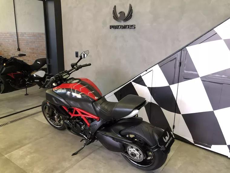 Ducati Diavel Vermelho 4