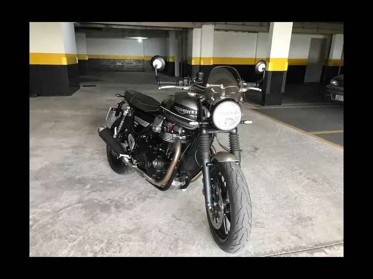 Triumph Speed Twin Prata 7