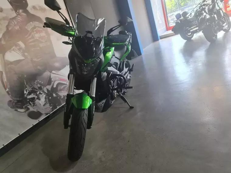 Bajaj Dominar Verde 1