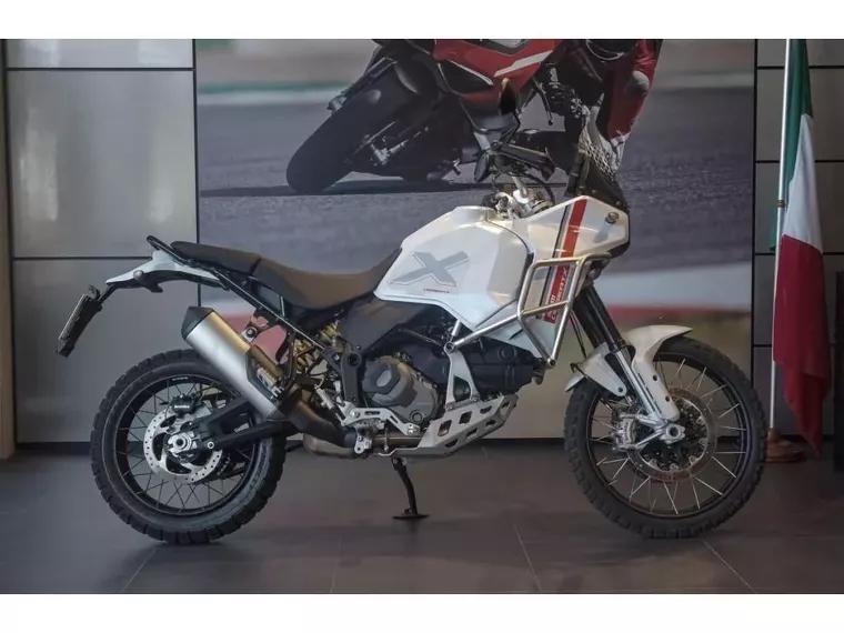 Ducati Desert X Branco 4