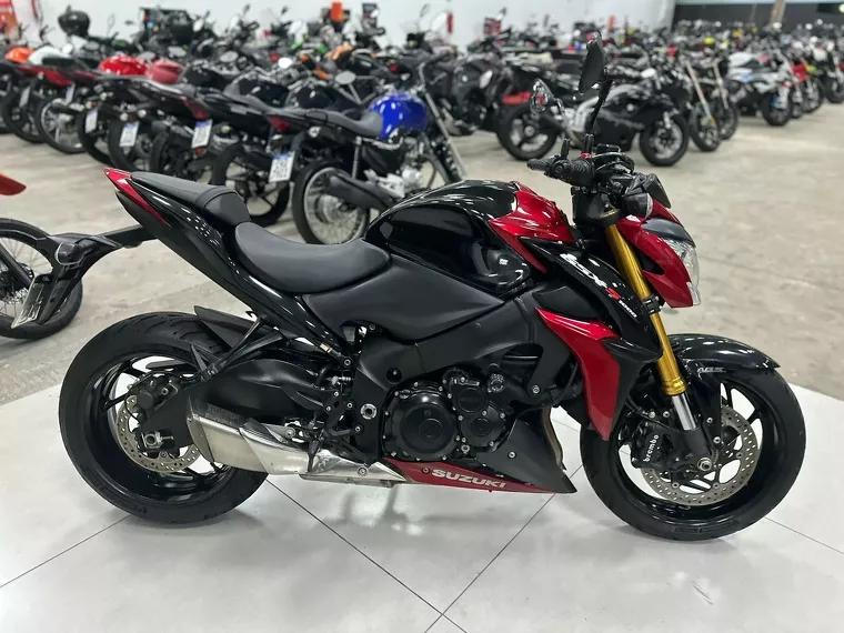 Suzuki GSX-S Preto 3