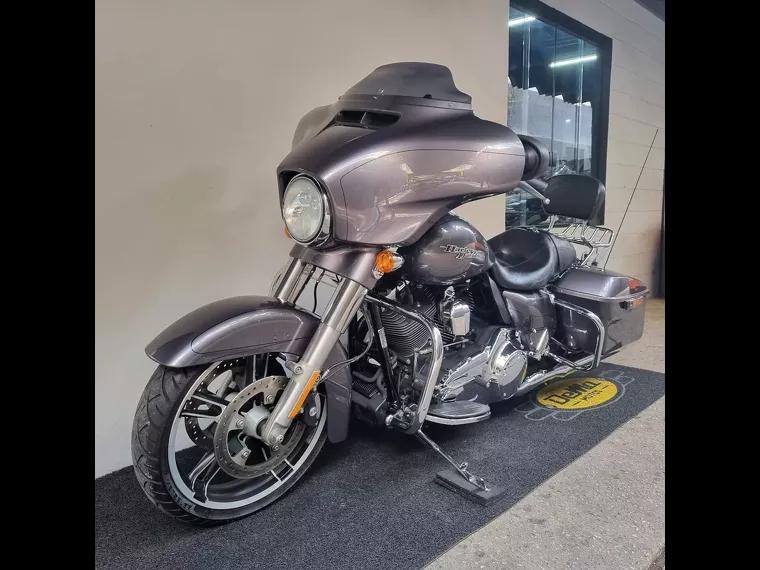 Harley-Davidson Street Glide Cinza 5