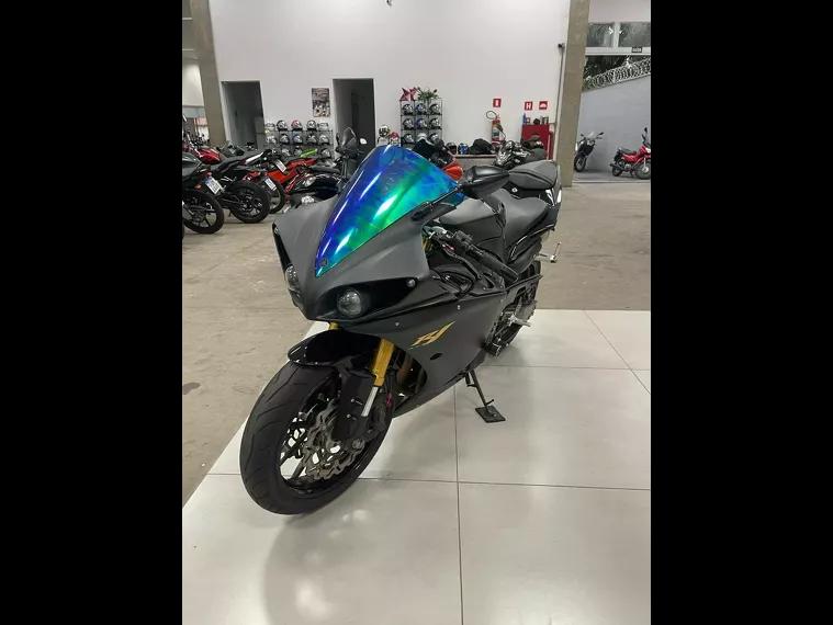 Yamaha YZF R1 Preto 11