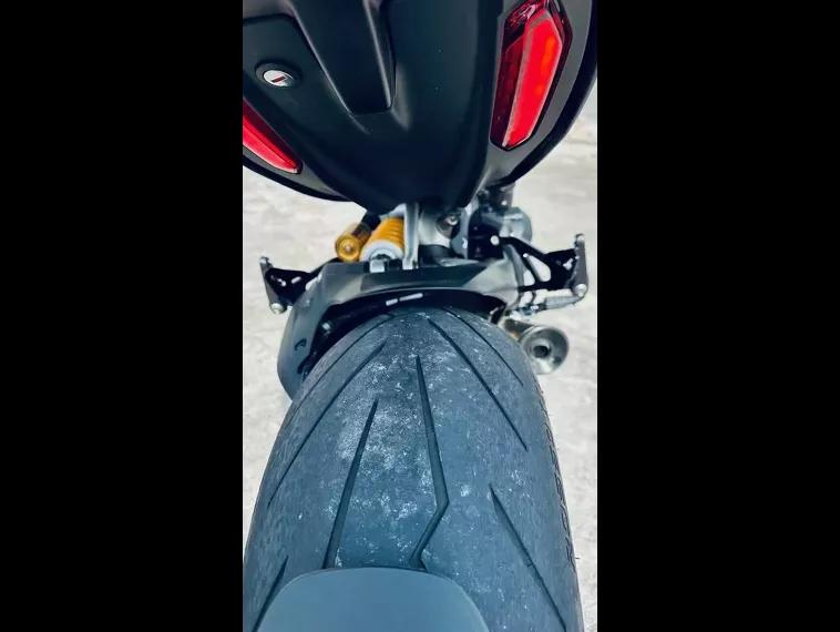 Ducati Diavel Preto 8