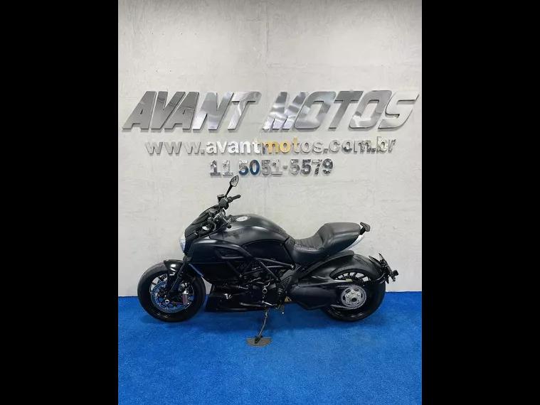 Ducati Diavel Preto 7