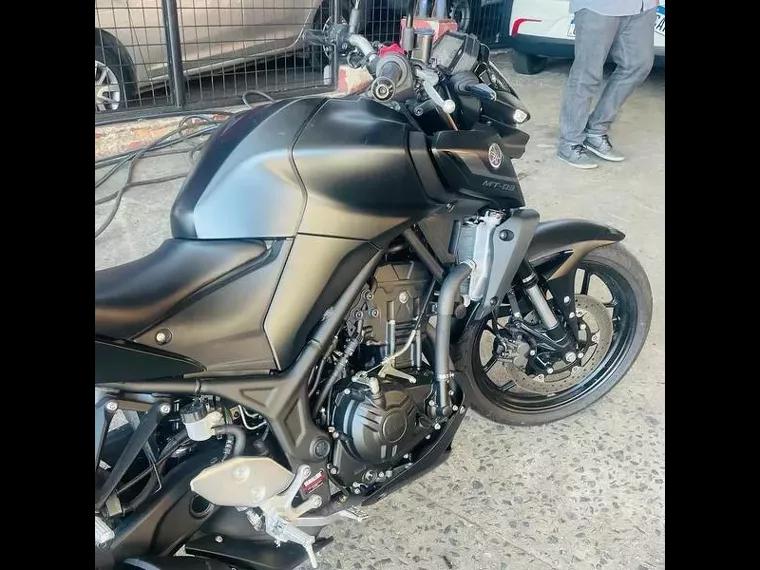 Yamaha MT-03 Preto 12