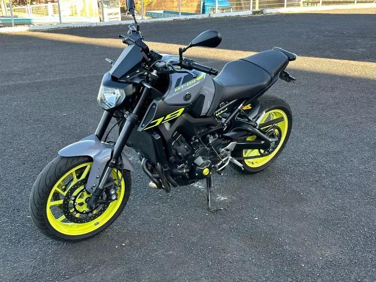 Yamaha MT-09 Prata 5