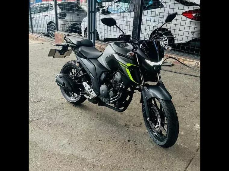 Yamaha Fazer 250 Cinza 13