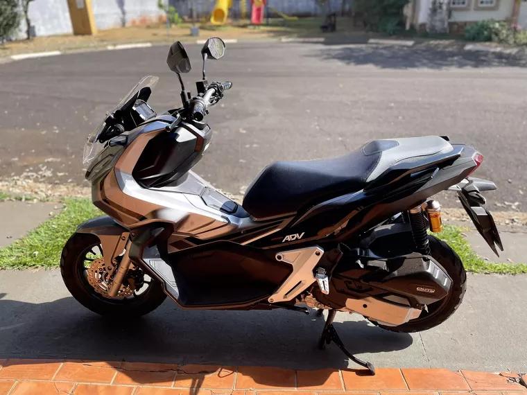 Honda Honda ADV Prata 4