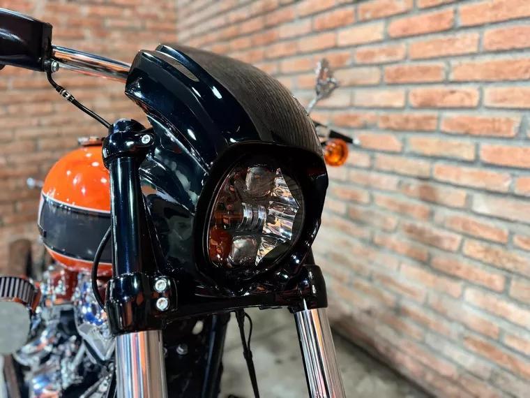 Harley-Davidson Breakout Laranja 4