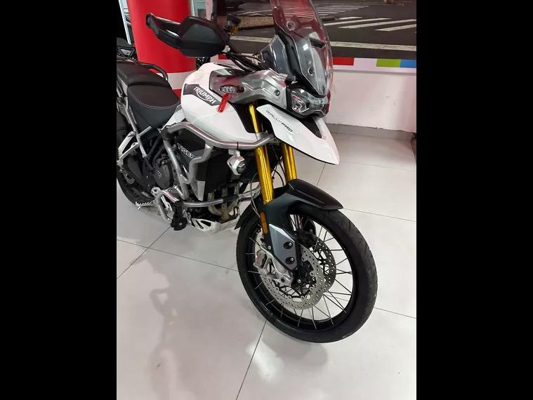 Triumph Tiger 900 Branco 5