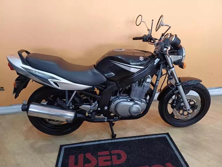 Suzuki GS Preto 4