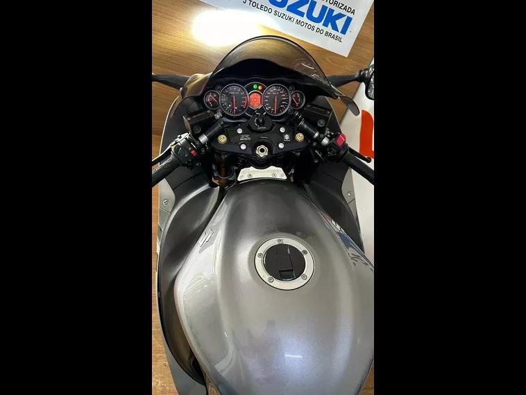 Suzuki GSX-R Cinza 7