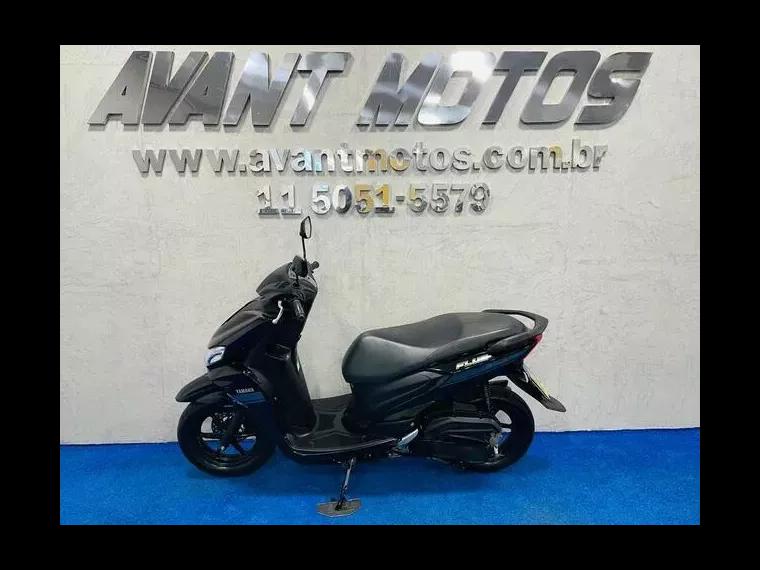 Yamaha Fluo Preto 17