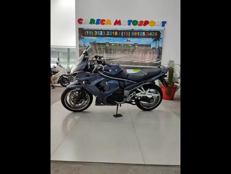 Suzuki GSX Cinza 13