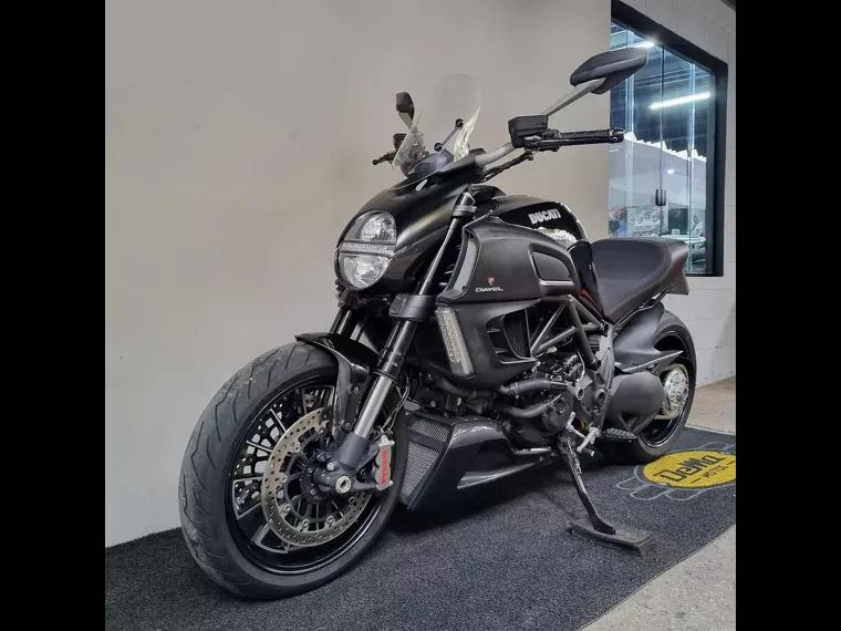 Ducati Diavel Preto 5