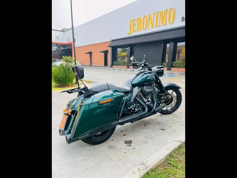 Harley-Davidson Touring Verde 3