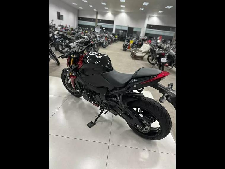 Suzuki GSX-S Preto 18