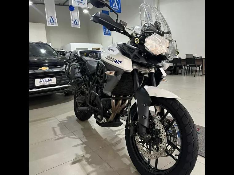 Triumph Tiger 800 Branco 4