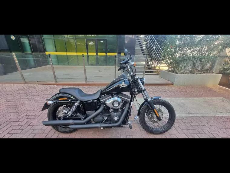 Harley-Davidson Street Bob Preto 1