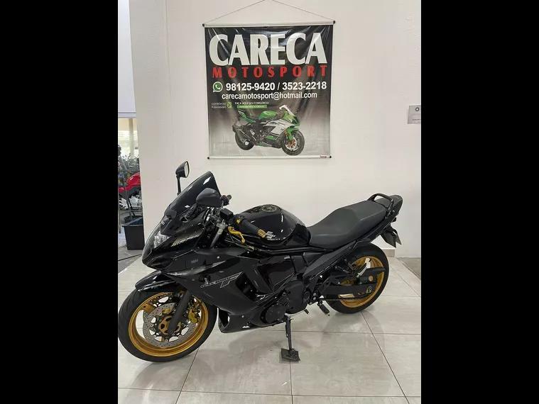 Suzuki GSX Preto 2