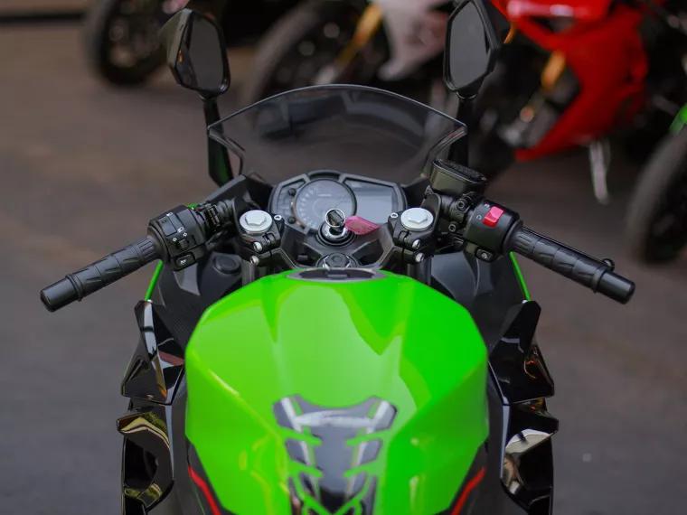 Kawasaki Ninja Verde 6