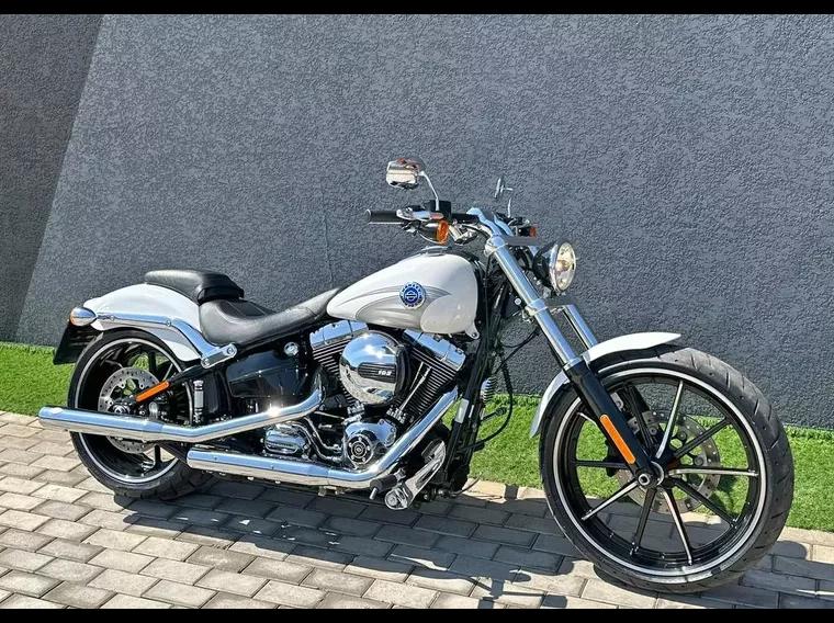 Harley-Davidson Breakout Branco 8