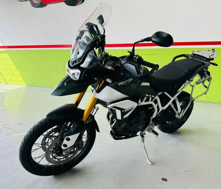 Triumph Tiger 900 Verde 5