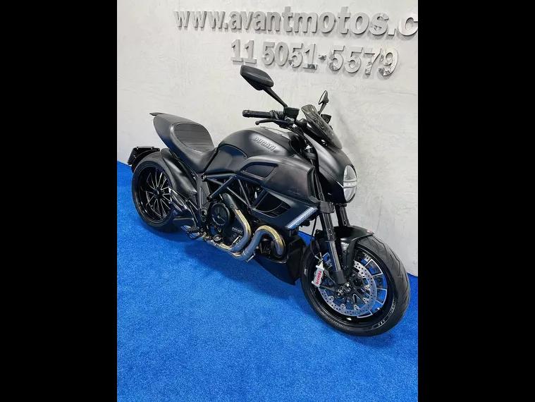 Ducati Diavel Preto 4