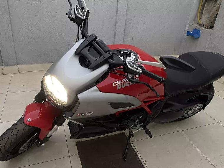 Ducati Diavel Vermelho 3