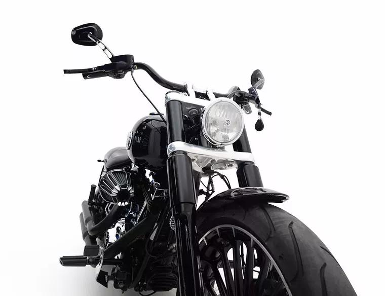 Harley-Davidson Breakout Preto 10