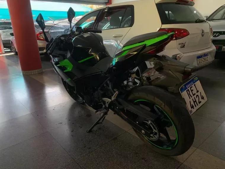 Kawasaki Ninja Preto 4