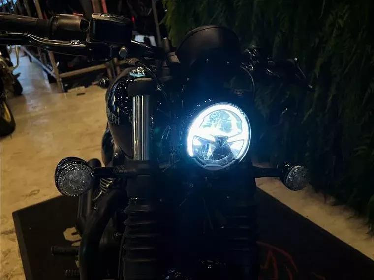 Triumph Bobber Preto 12