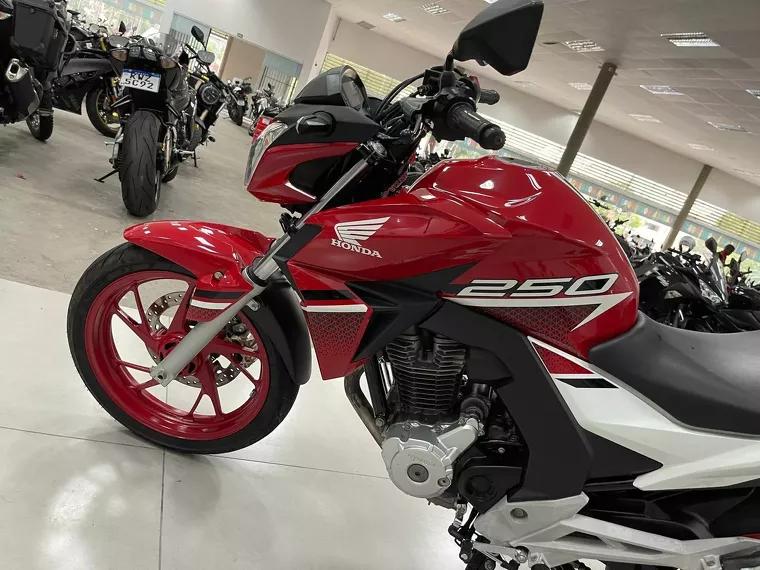 Honda CB Twister Vermelho 21