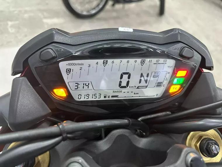 Suzuki GSX-S Preto 17