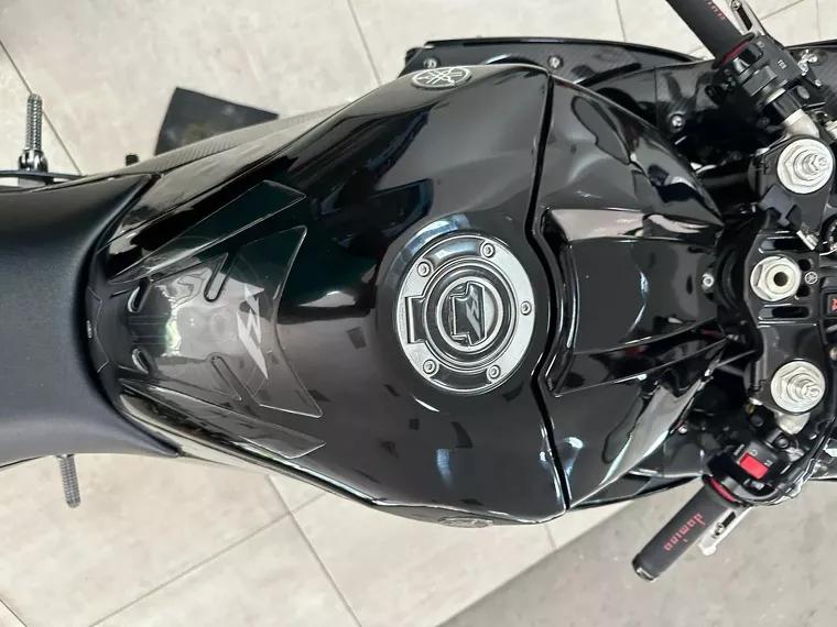 Yamaha YZF R1 Preto 10