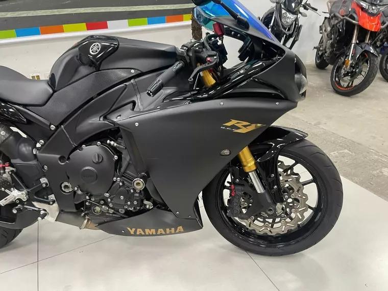 Yamaha YZF R1 Preto 19