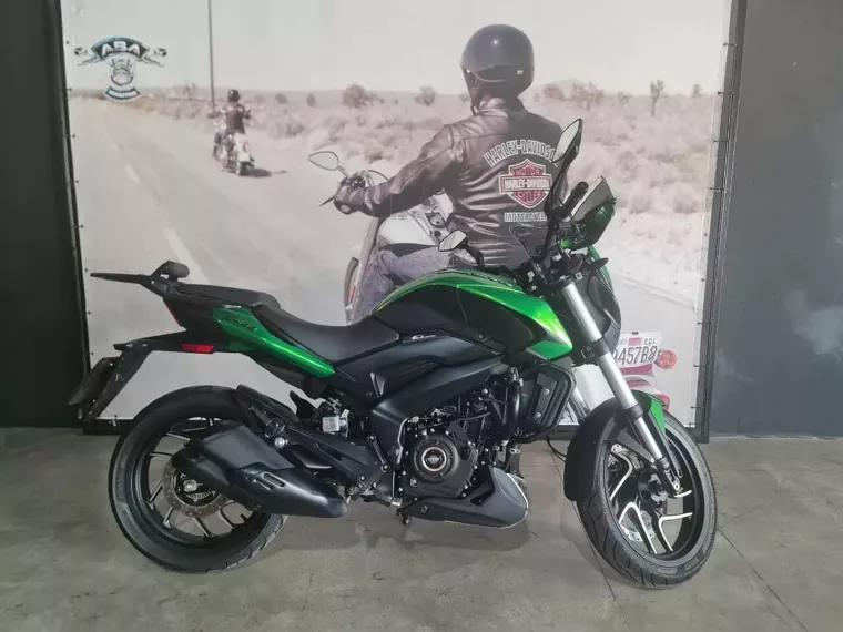 Bajaj Dominar Verde 3