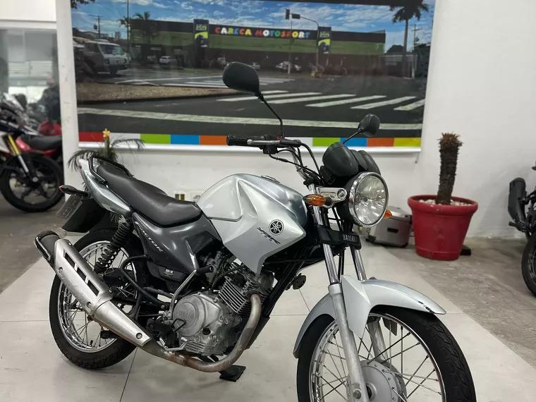 Yamaha YBR 125 Factor Prata 11