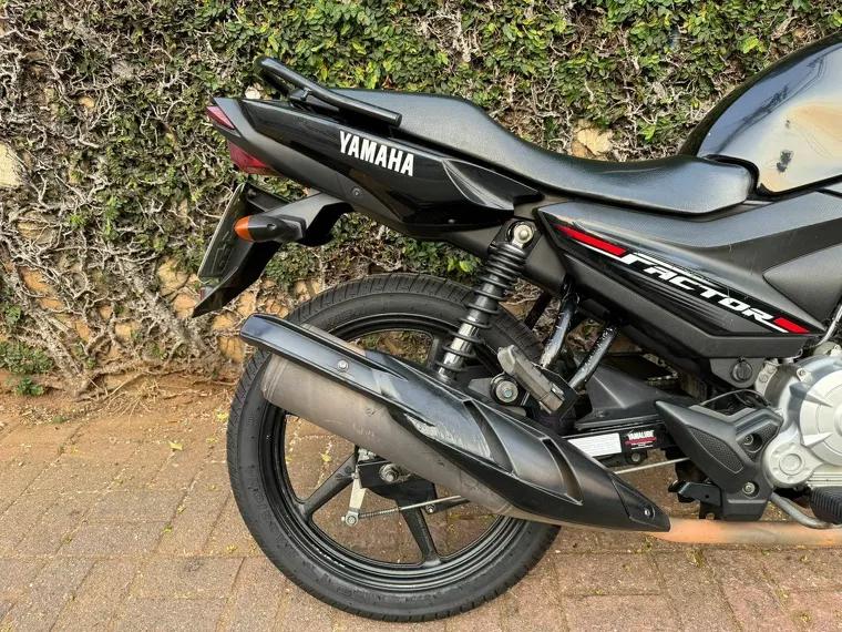 Yamaha YBR 125 Factor Preto 8