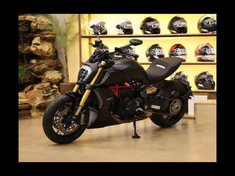 Ducati Diavel Preto 2