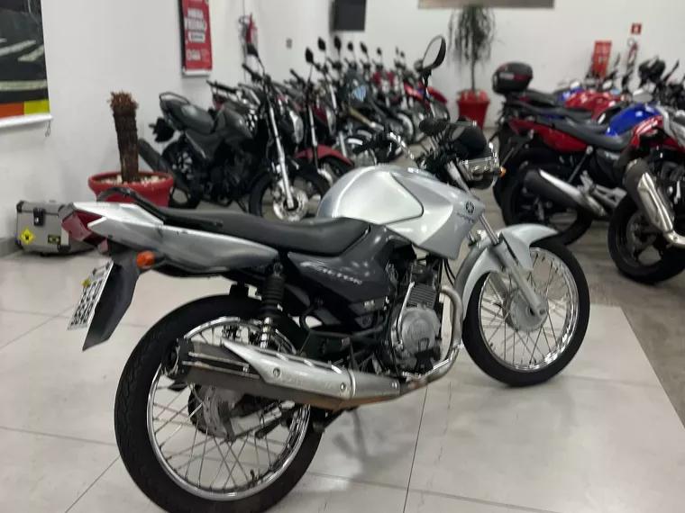 Yamaha YBR 125 Factor Prata 4