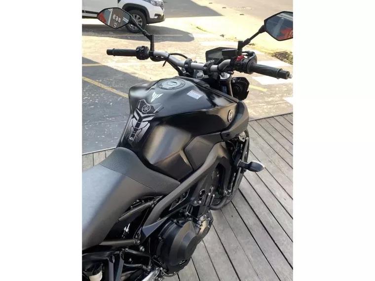 Yamaha MT-09 Preto 15