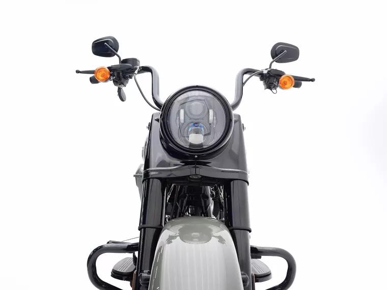 Harley-Davidson Road King Verde 12