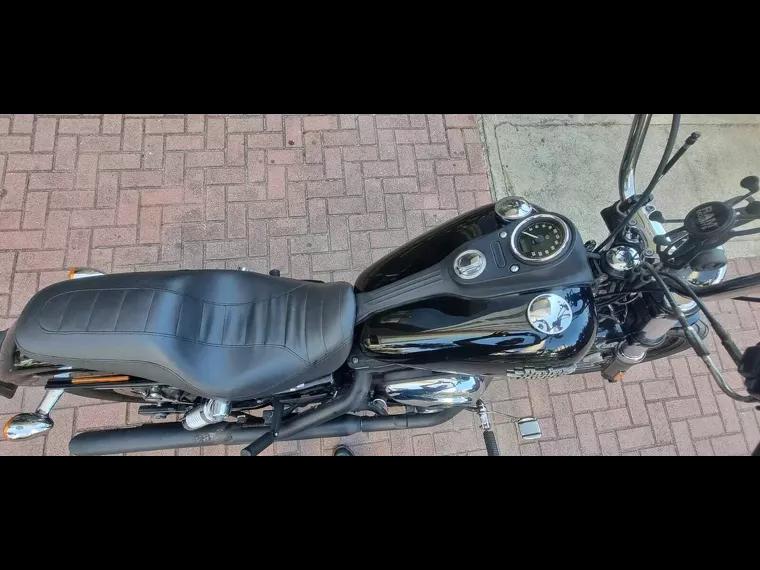 Harley-Davidson Street Bob Preto 10