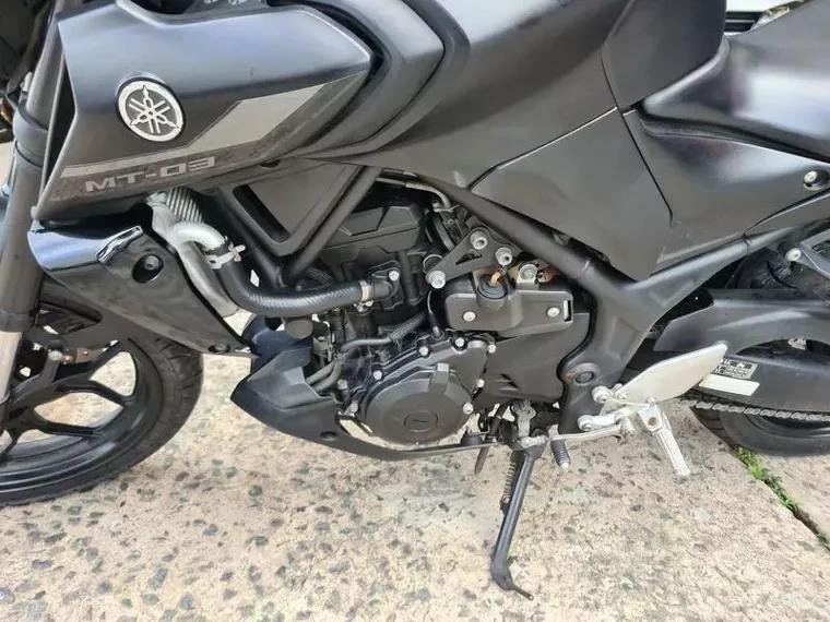 Yamaha MT-03 Preto 11