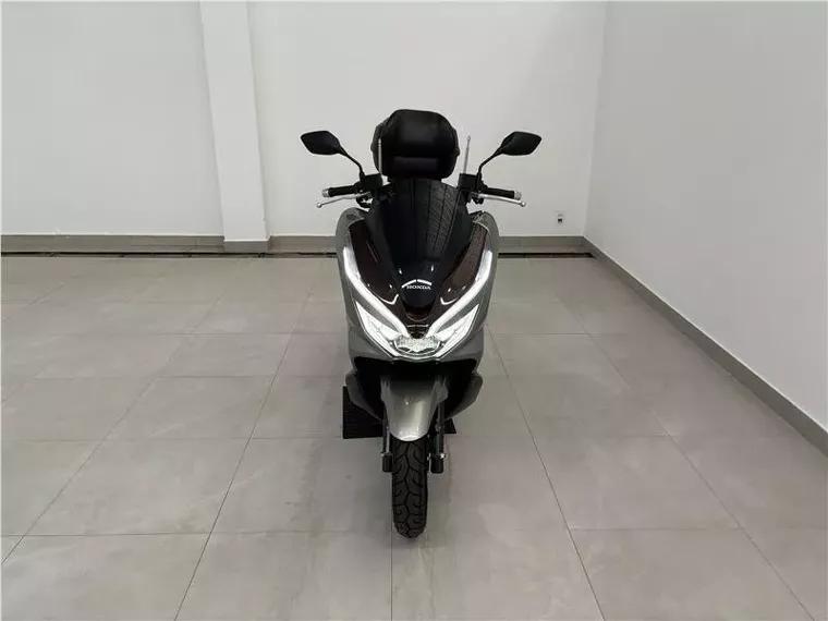 Honda PCX Prata 2