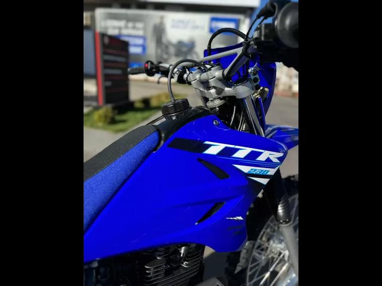 Yamaha TT-R Azul 17