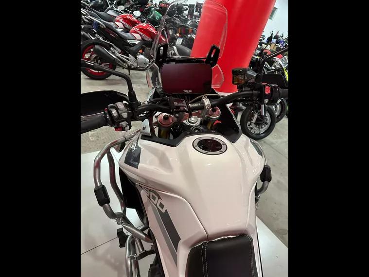 Triumph Tiger 900 Branco 16