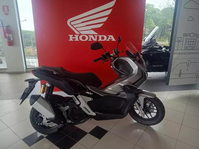 Honda Honda ADV Prata 3